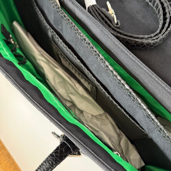 Women In Business The London Tote Laptop Bag - Picture 4 of 10